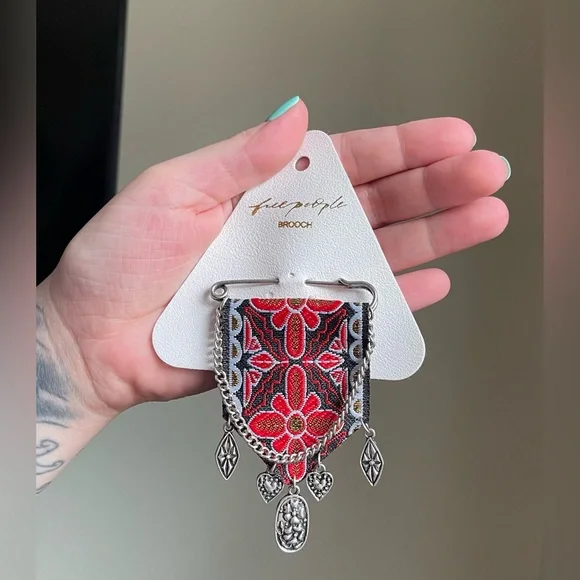 NWT- Free People Heirloom Brooch - Picture 2 of 2